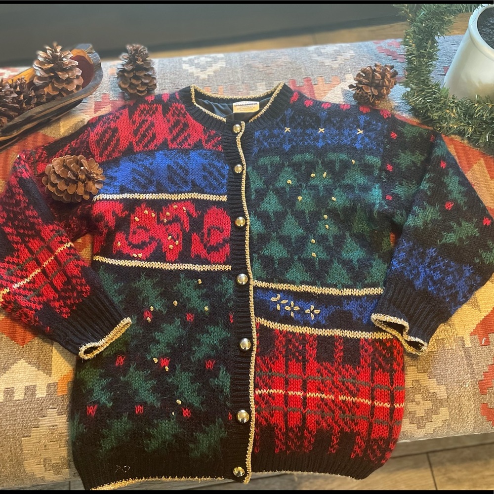 Hand Embroidered Xmas sweater size small christmas sweater